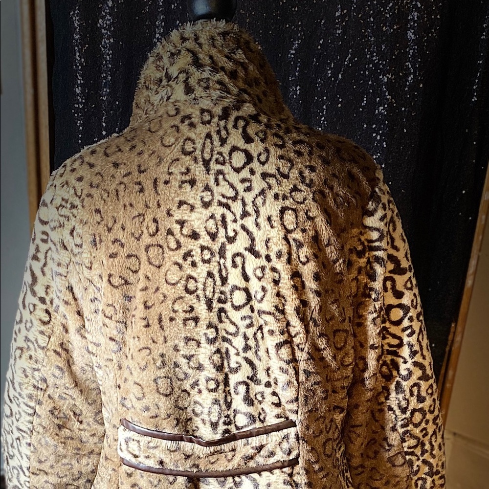 Leopard Print Jacket - image 3